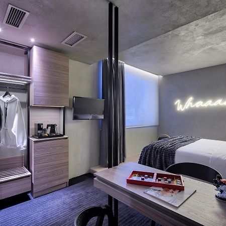 Onoma Hotel سالونيك المظهر الخارجي الصورة A room at the hotel