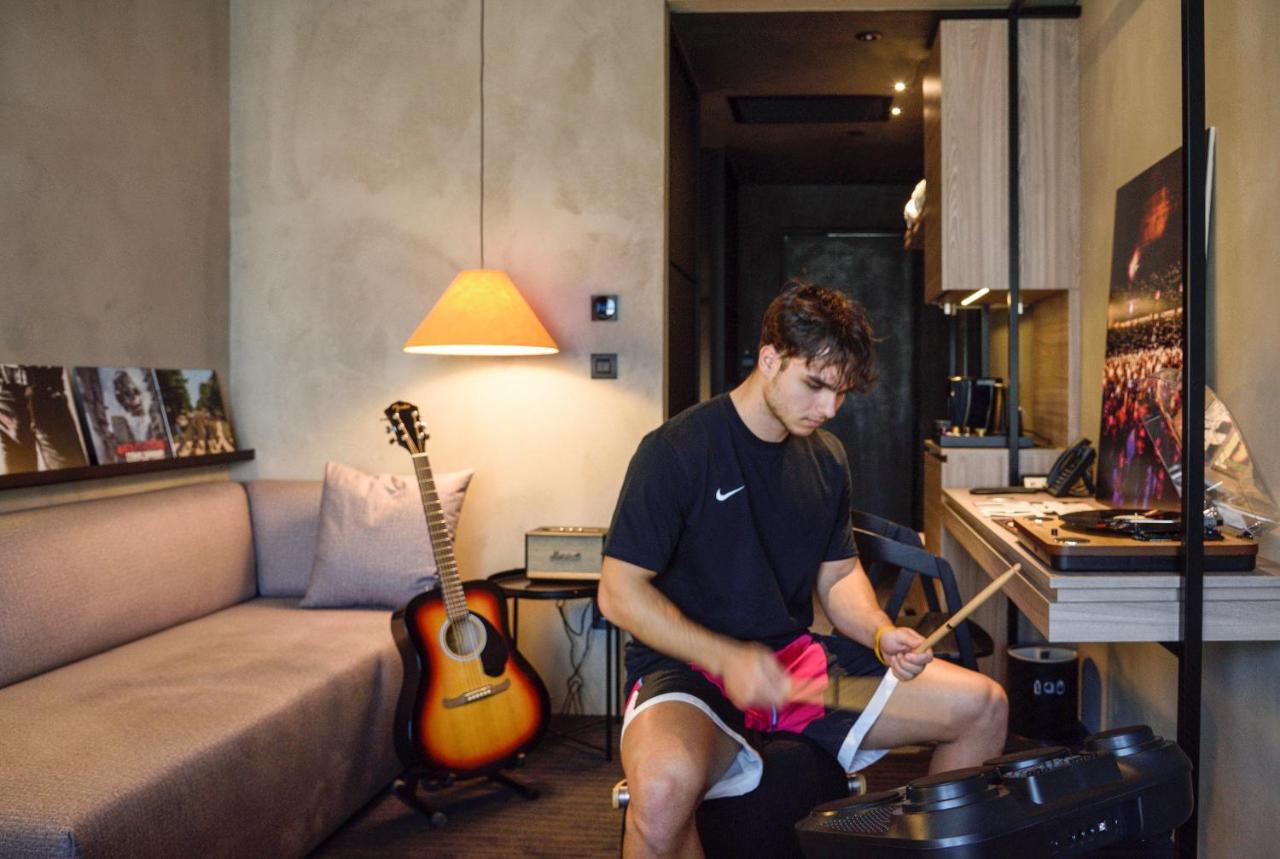 Onoma Hotel سالونيك المظهر الخارجي الصورة Rafael Nadal in his hotel room in Tokyo, 2011