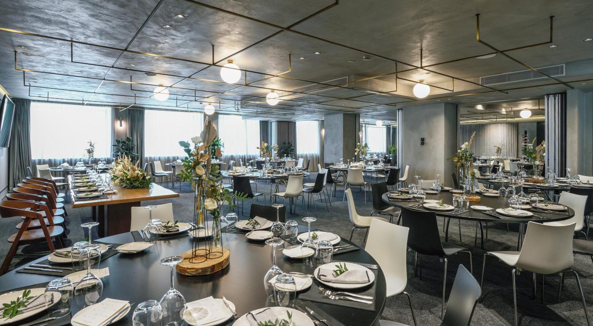 Onoma Hotel سالونيك المظهر الخارجي الصورة The dining room at the 2018 edition of the World Economic Forum