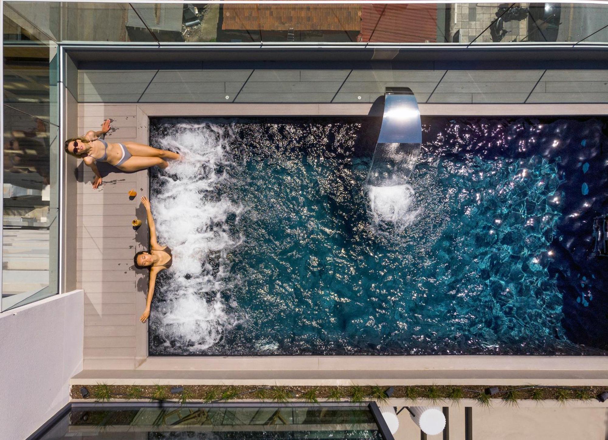 Onoma Hotel سالونيك المظهر الخارجي الصورة The pool at the 2012 Olympic Village