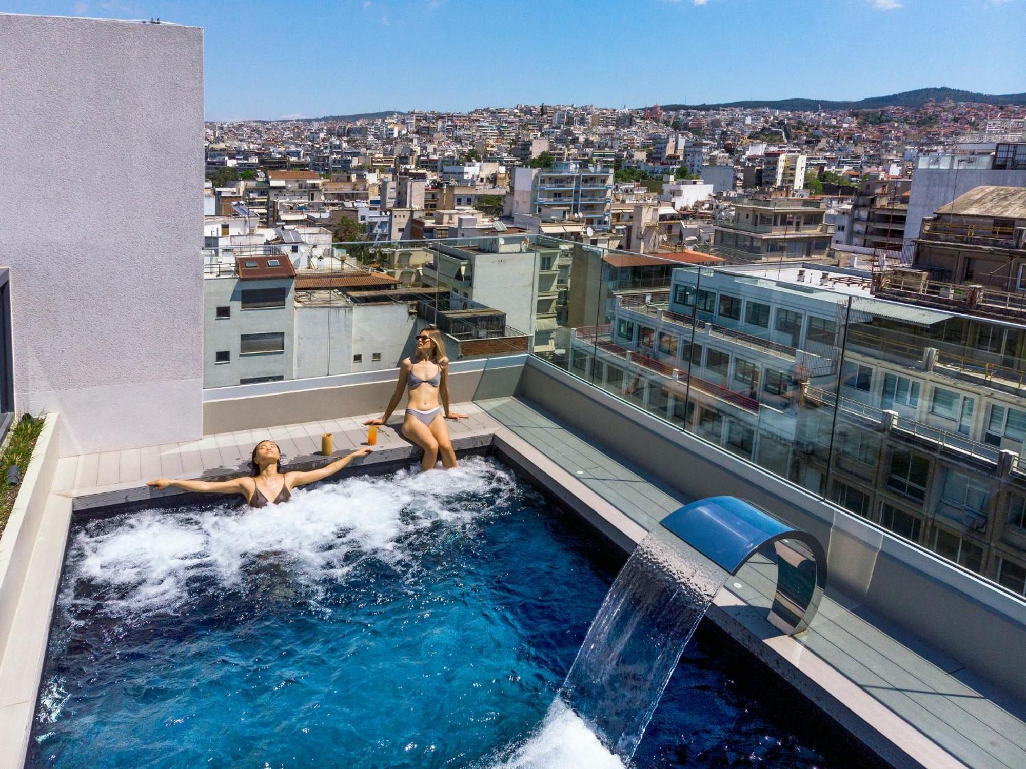 Onoma Hotel سالونيك المظهر الخارجي الصورة Rooftop pool at the Hilton Athens